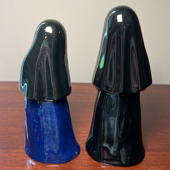 Vintage Handpainted Kitsch Ceramic Singing and Praying Nun Figurines - Picture 12 of 14